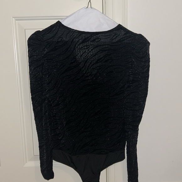 Sparkly zebra print top size small - Picture 3 of 5